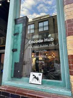 An ant left in a public place, Whitechapel
